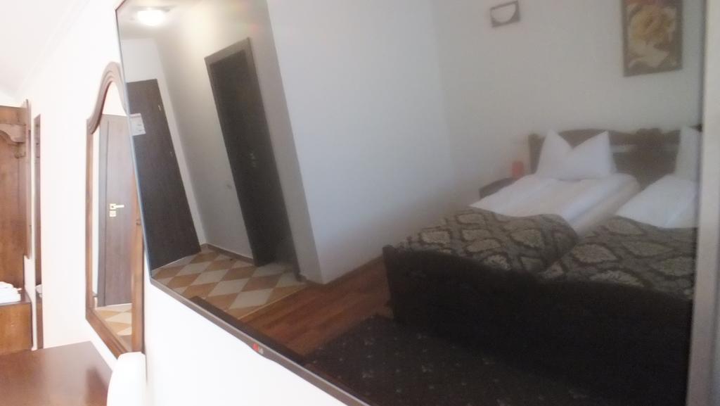 Hanul Cocosul Vitanesti Экстерьер фото
